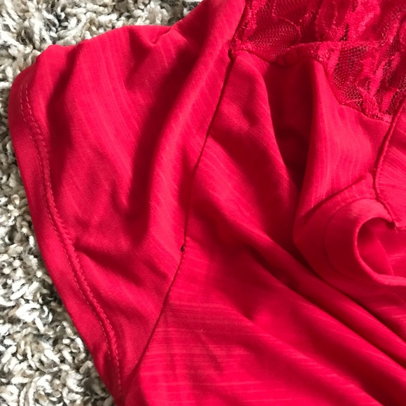 Dressy red top - Picture 3 of 3